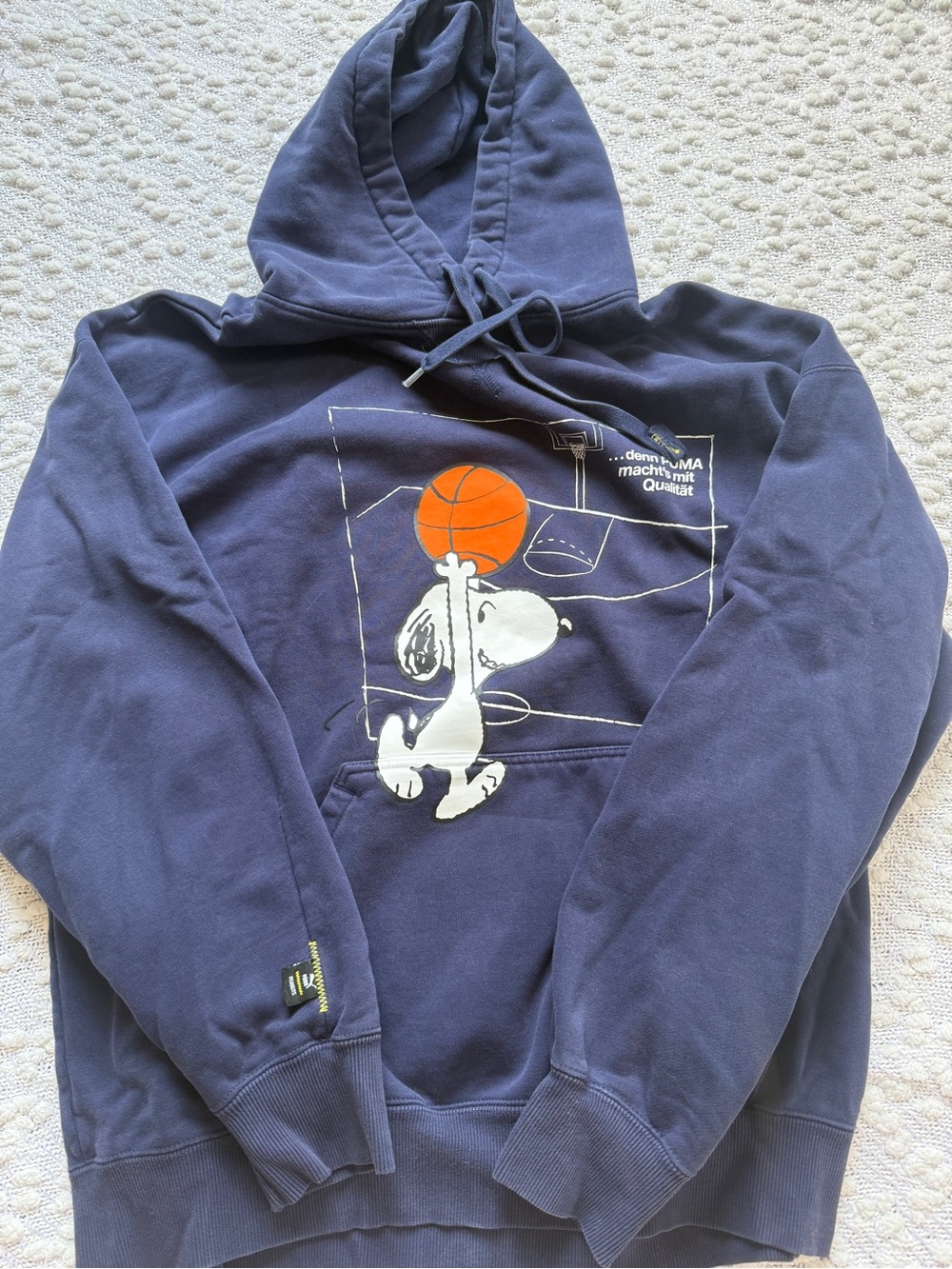 Puma Navy Hoodie with Peanuts Snoopy Basketball Graphic RARE